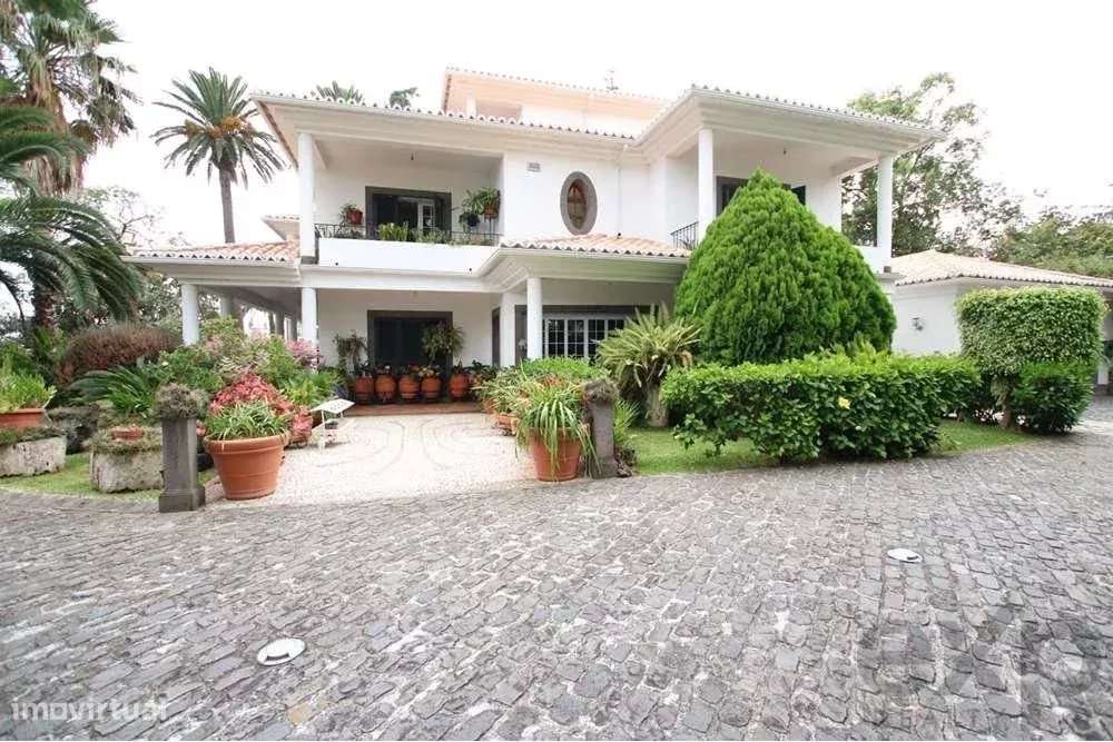 Viver com Elegância, Beleza Intemporal e Espaço Abundante: Uma Casa Se - Grande imagem: 3/38