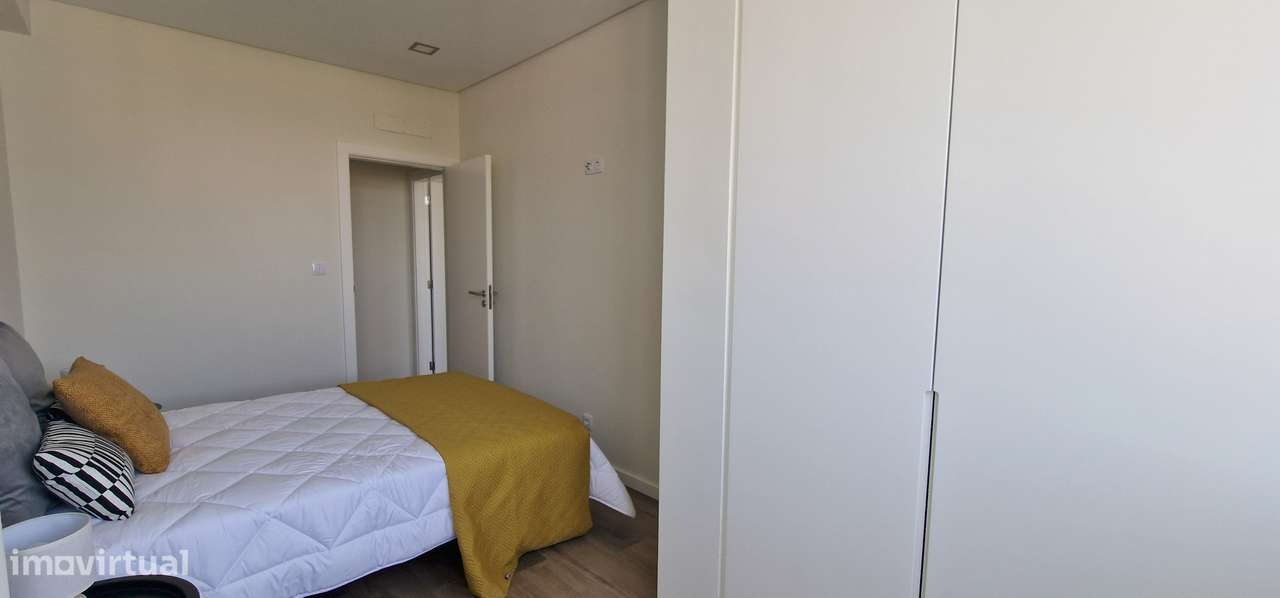 Apartamento T3 de Luxo e Modernidade no Coração de Benfica com Vista p-41