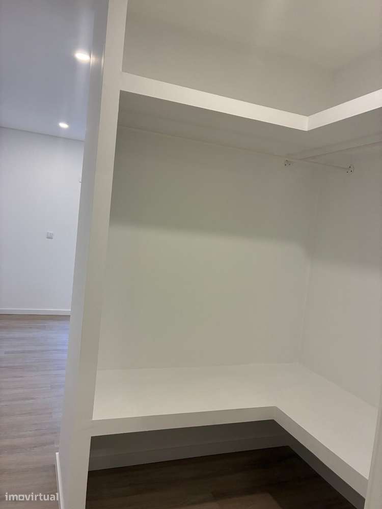 Apartamento T4 em Barreiro com Excelente Localização-9