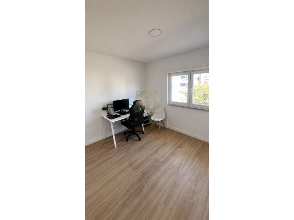 Apartamento T2 totalmente remodelado com suite-21