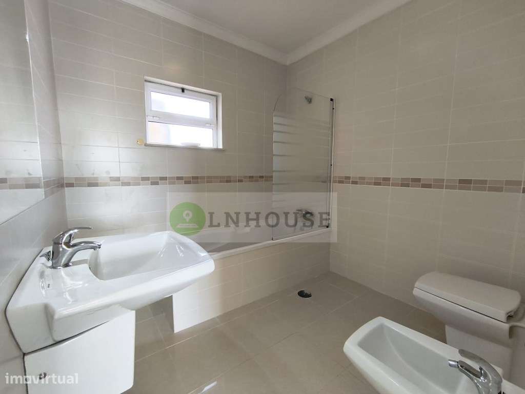 Moradia T4 com piscina e garagem - Castro Marim-40