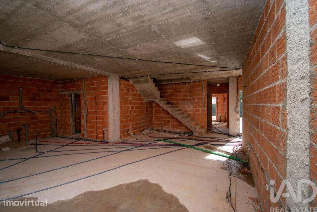 Casa T4 em Maceira de 194,00 m2 - Grande imagem: 4/14