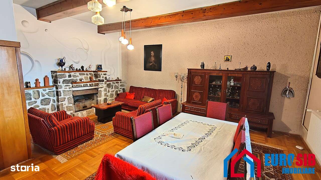 Casa 6 camere in Cisnadie cu garaj si teren 250 mp-2