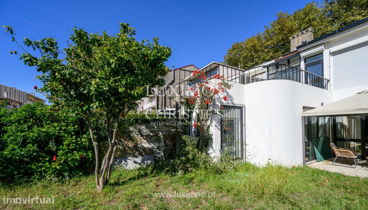 Moradia V7 com jardim orientado a poente para venda na Foz do Porto - Grande imagem: 5/25