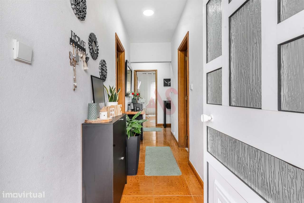 Moradia T3+3 com Duas Habitações Independentes – Excelente Oportunidad-17