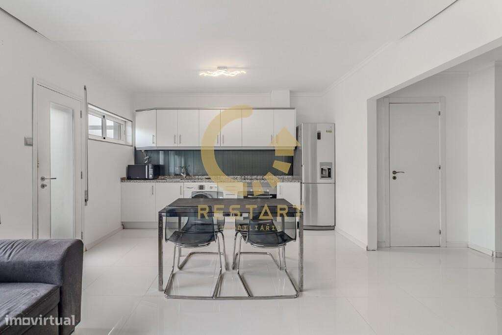 Apartamento T2 com terraço para arrendar no Porto - Grande imagem: 4/26