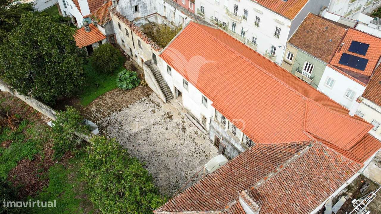 CASA SENHORIAL NO CORAÇÃO DAS CALDAS DA RAINHA - Grande imagem: 5/30