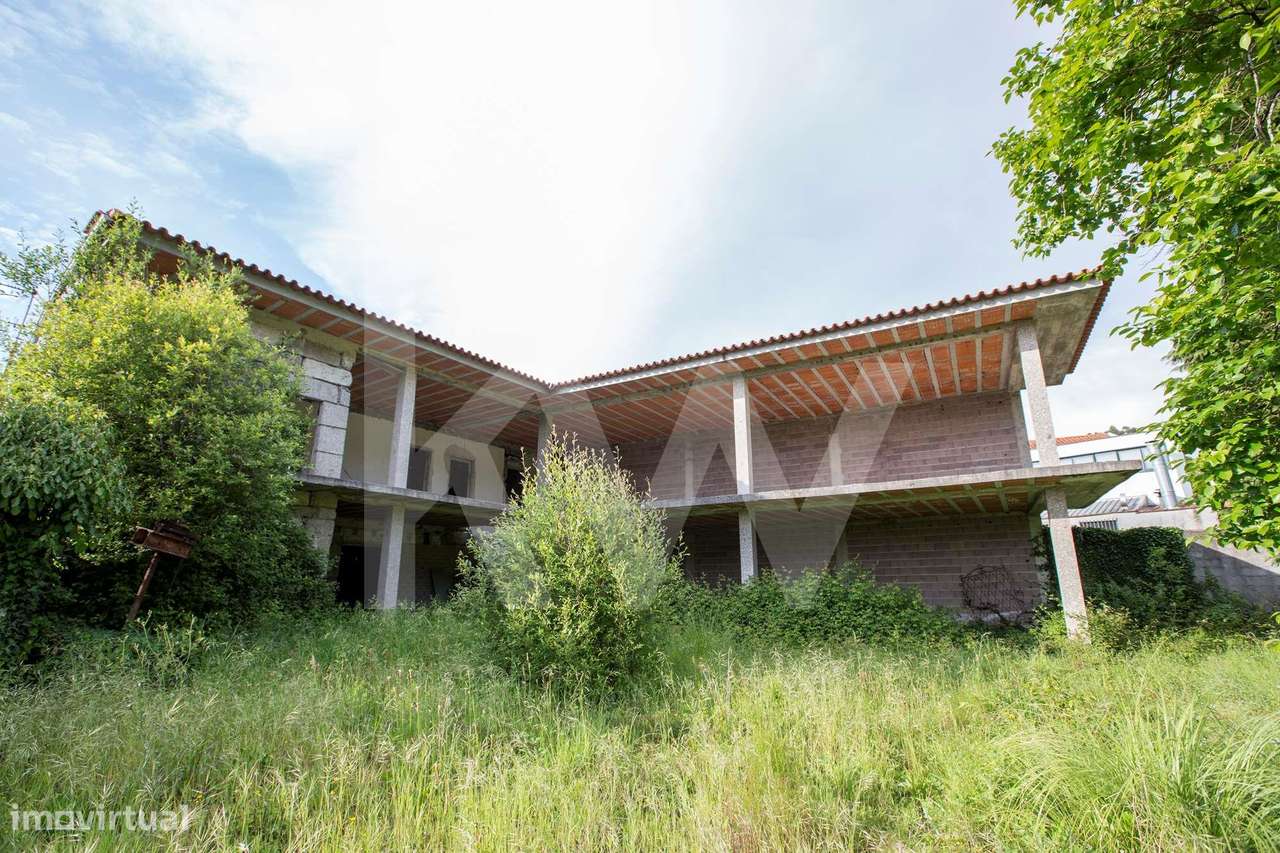Casa antiga para recuperar com terreno de 5200 m2 em Rebordosa - Pared - Grande imagem: 4/16