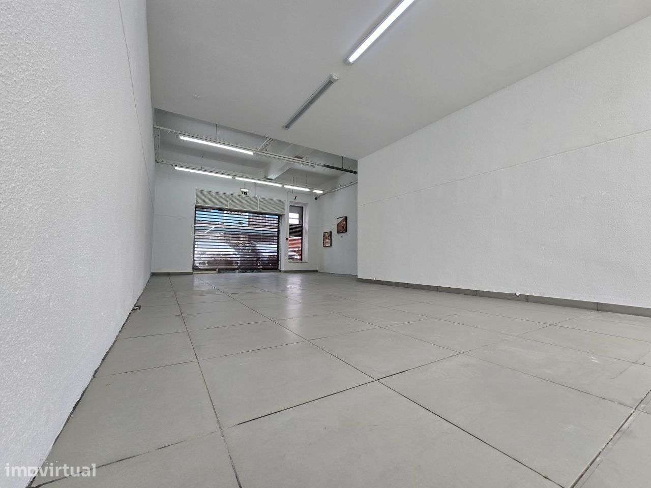 loja  com aprx.300 metros Almada com rendimento-8