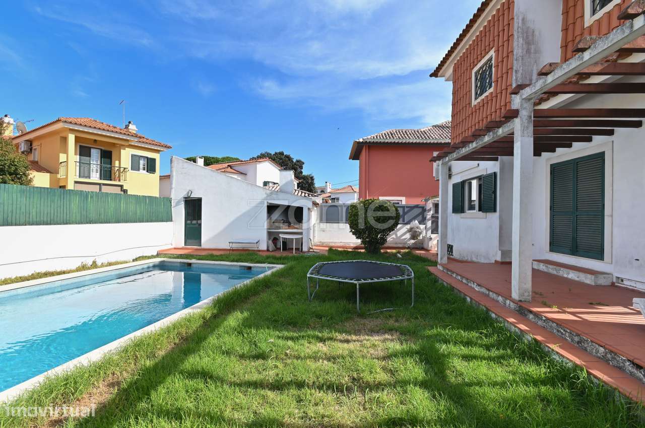 Moradia T4 com piscina - Livramento, Estoril - Grande imagem: 2/27