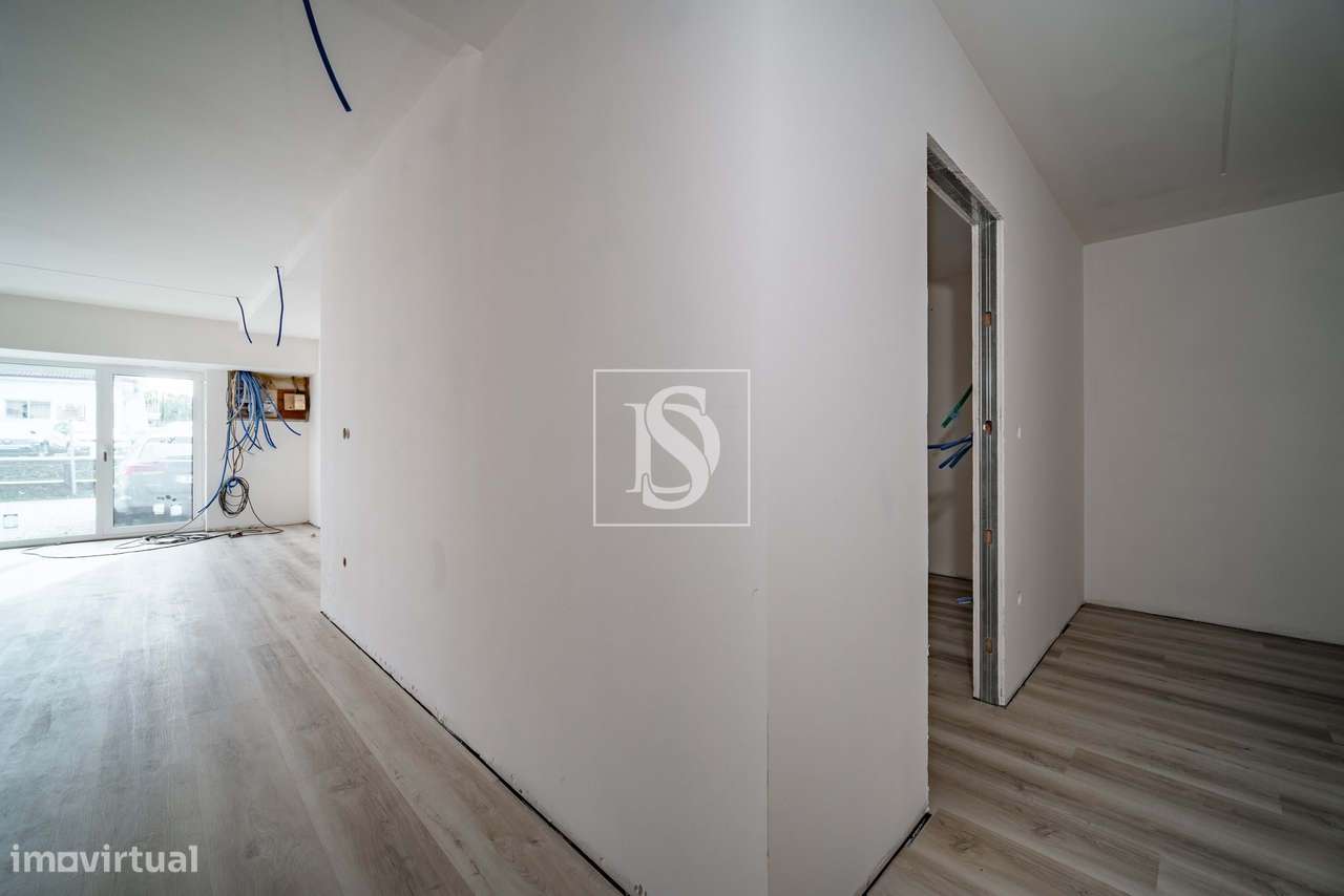 Apartamento T1+1 c/ suíte, completamente RENOVADO - Grande imagem: 4/24