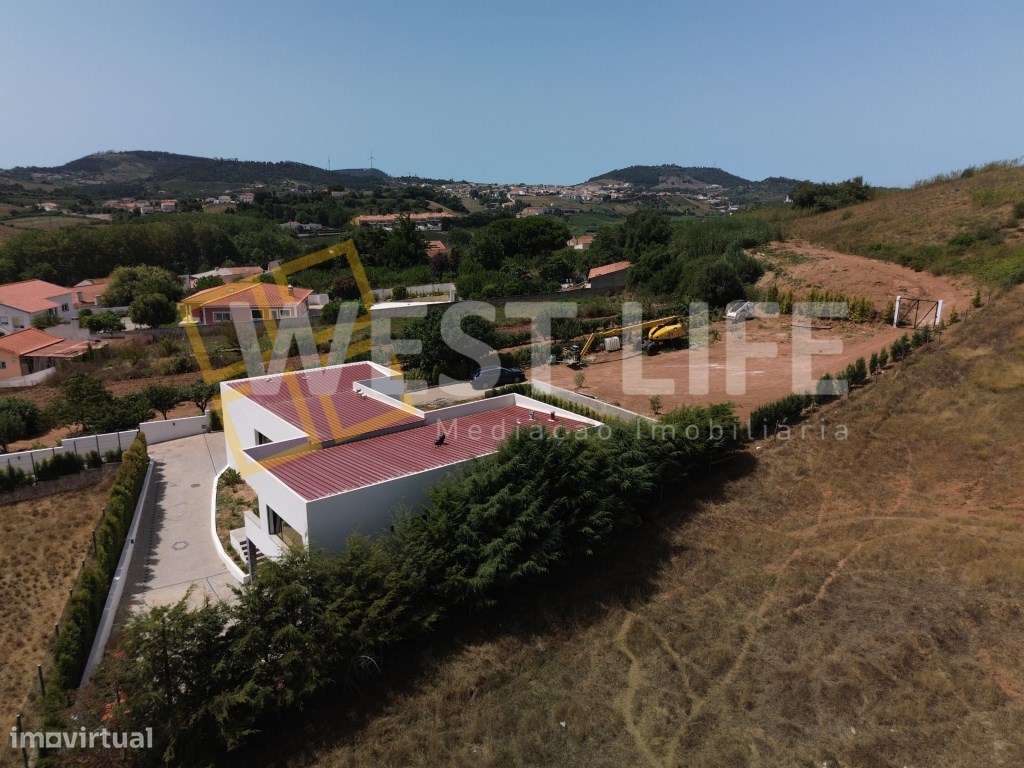 Moradia Térrea T4 com cave com vistas panorâmicas - localizada em B...-32