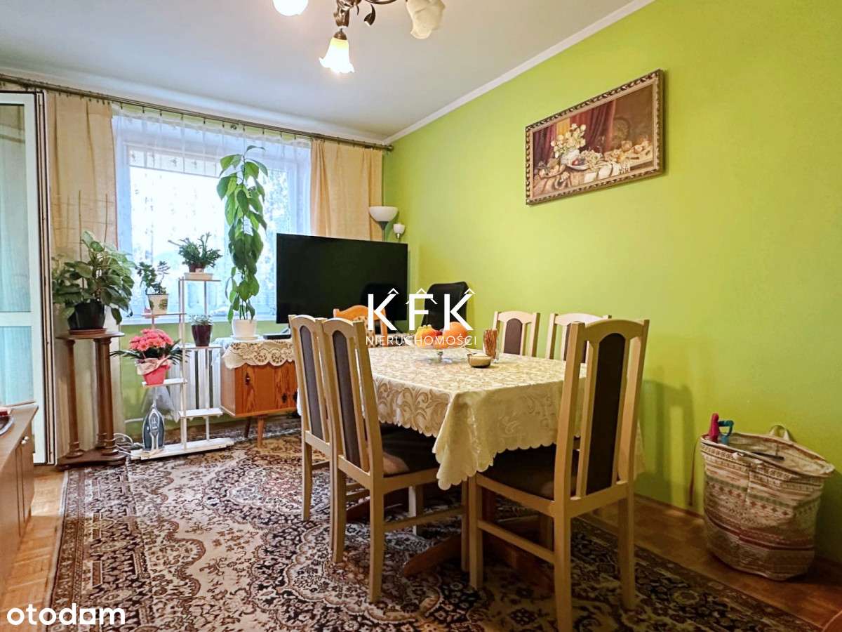 Trzy niezależne pokoje Blok Cegła Balkon Film-17