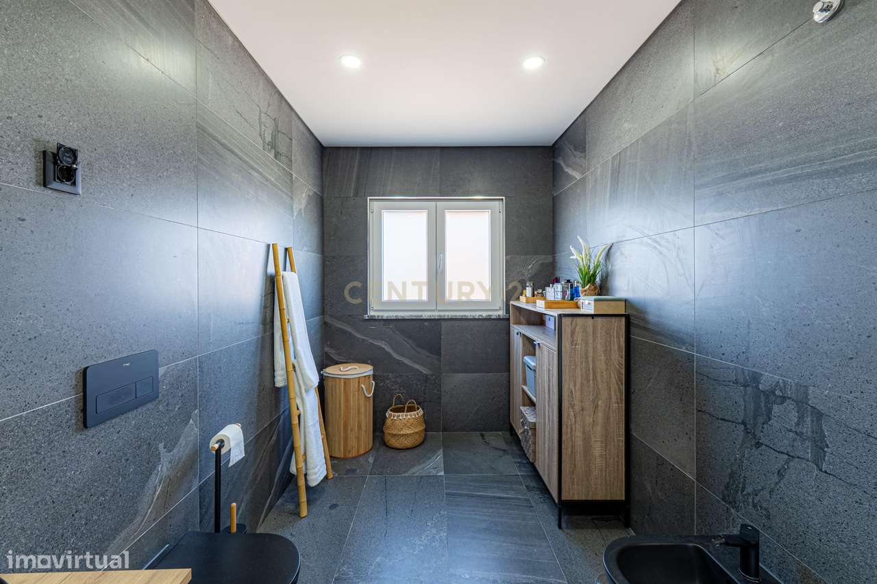 Moradia T4 + anexo T0 | Piscina Infinita | Estuário do Sado-43