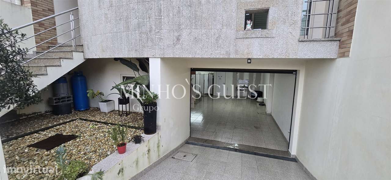 Moradia V3 c/ 1 Suite Closet, Mobilada e Equipada pronta a Habitar c/-29