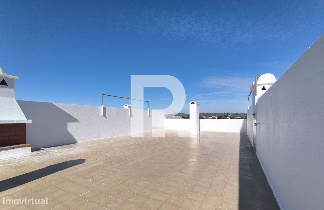 Apartamento T2 com Terraço em Albufeira-7