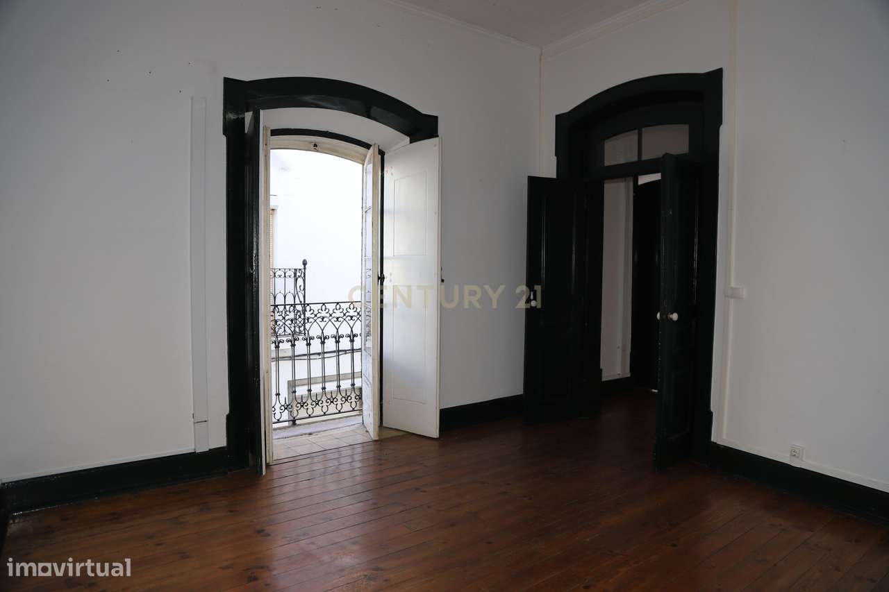 Oportunidade de Investimento – 2 Frações no Centro Histórico - Grande imagem: 3/22