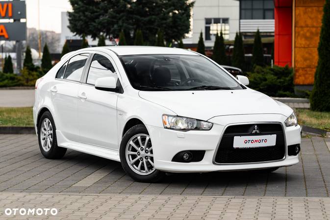 Mitsubishi Lancer 1.6 Invite - 1