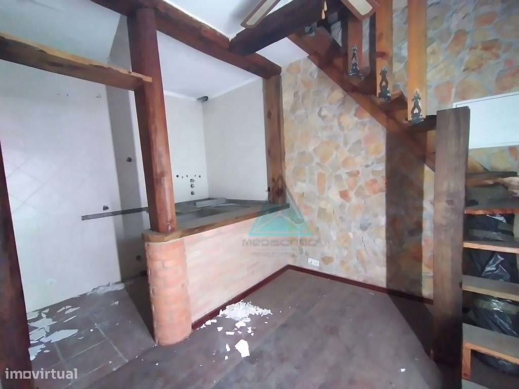 Moradia Térrea em banda situada na Torre da Marinha - Oportunidade ... - Grande imagem: 4/13