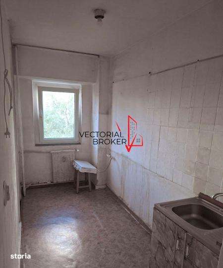 Garsoniera decomandata, et.5, 41mp, bloc 1986, Basarabia- Costin Georg-6