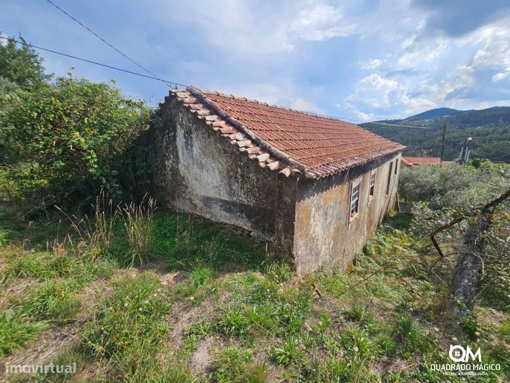 Uma casa por reinventar, 1.827 m² para sonhar, descubra este imóvel!-26