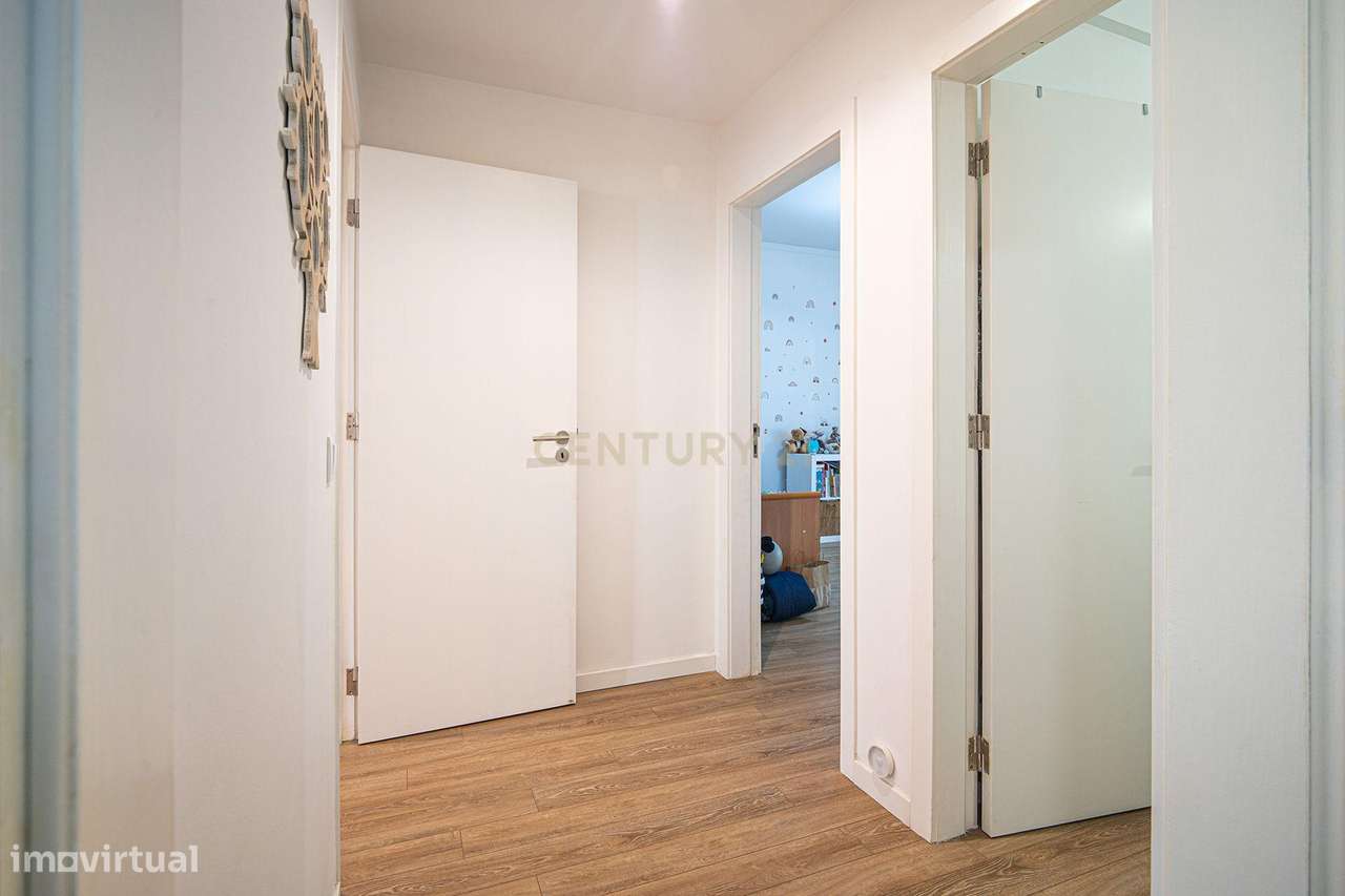 Apartamento Renovado T2 em Oeiras, ótimas áreas e com tudo perto de si-20