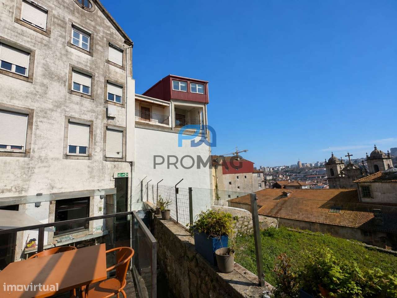 Prédio com Comércio - Baixa do Porto-7
