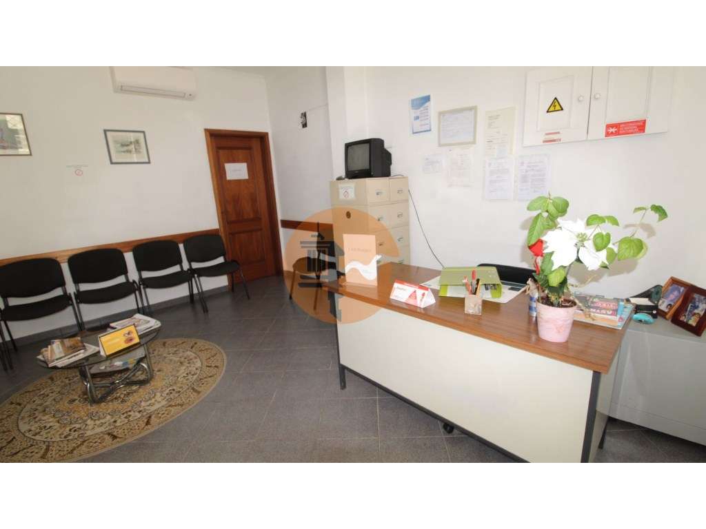 Estabelecimento para Comércio com 80 m2 na baixa de Olhão - Grande imagem: 5/22