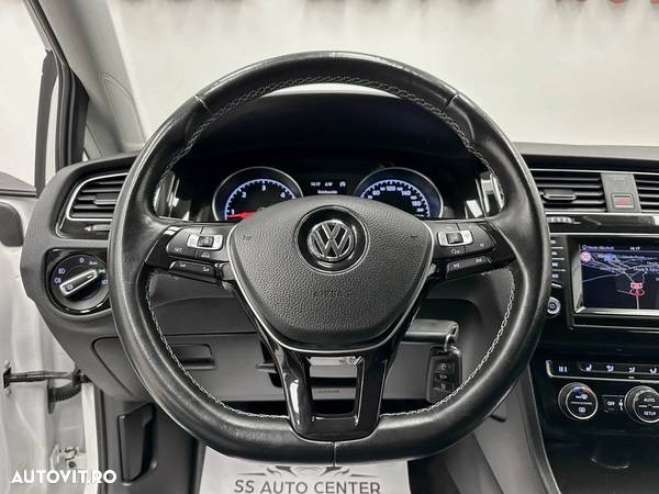 Volkswagen Golf 1.6 TDI BlueMotion Technology Cup - 25