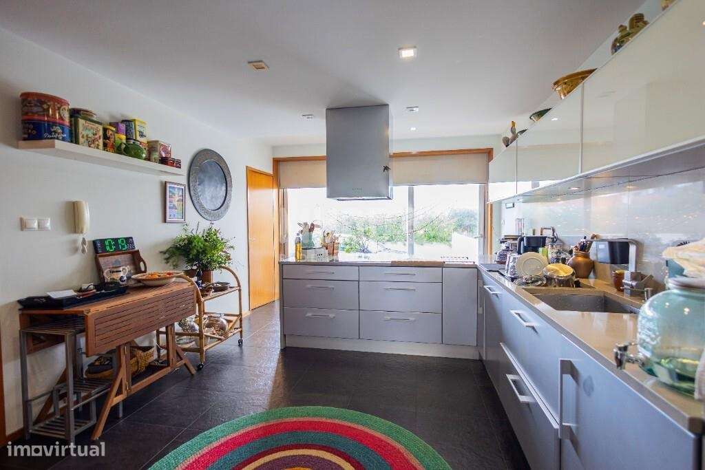 Viver na Torreira: Moradia T4 com Luz Natural e Espaço Exterior Único-20