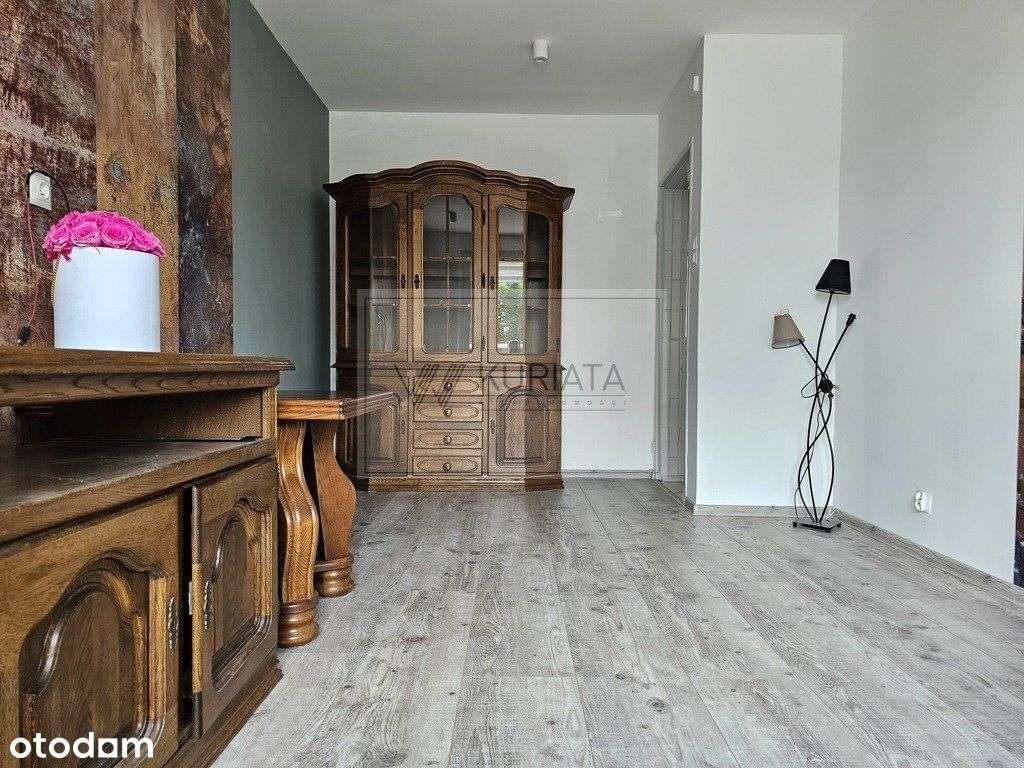 Pierwsze piętro 3 pokoje z balkonem-17