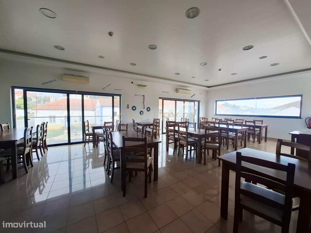 Café em Paço da Comenda com Acesso Direto e Espaço Aberto-5