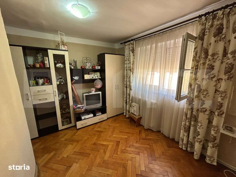Apartament decomandat cu 3 camere,2 bai, 70 mp, zona Cetate - Imagine principală: 5/8