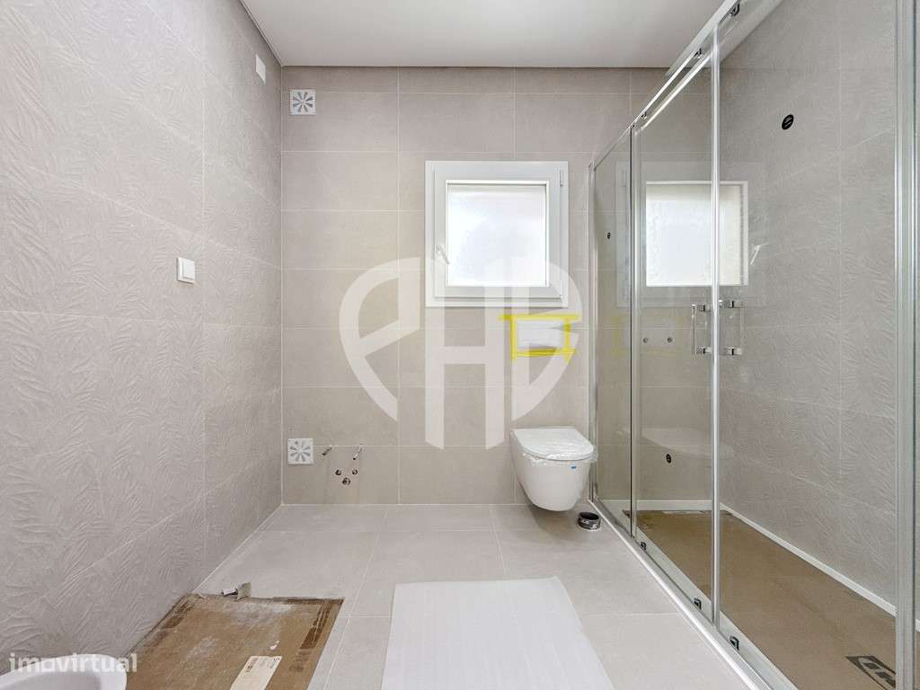 Moradia de Luxo T4 C/ Piscina e Box // Em Construção-29