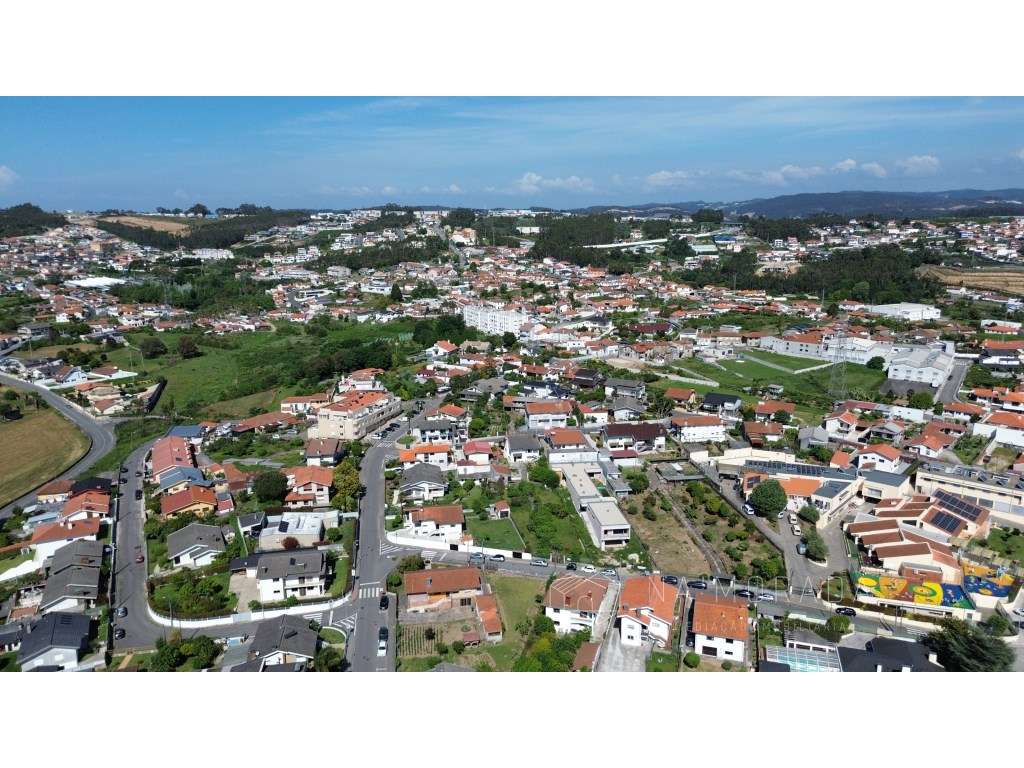 Apartamento T4 renovado para venda em Escapães, Santa Maria da Feira-22