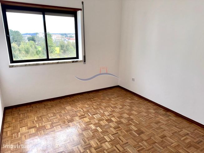 Apartamento T2 - Monte Real-11