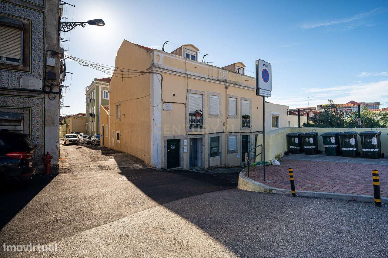 Oportunidade para adquirir prédio de 2 pisos (funcionou em regime AL) - Grande imagem: 2/33