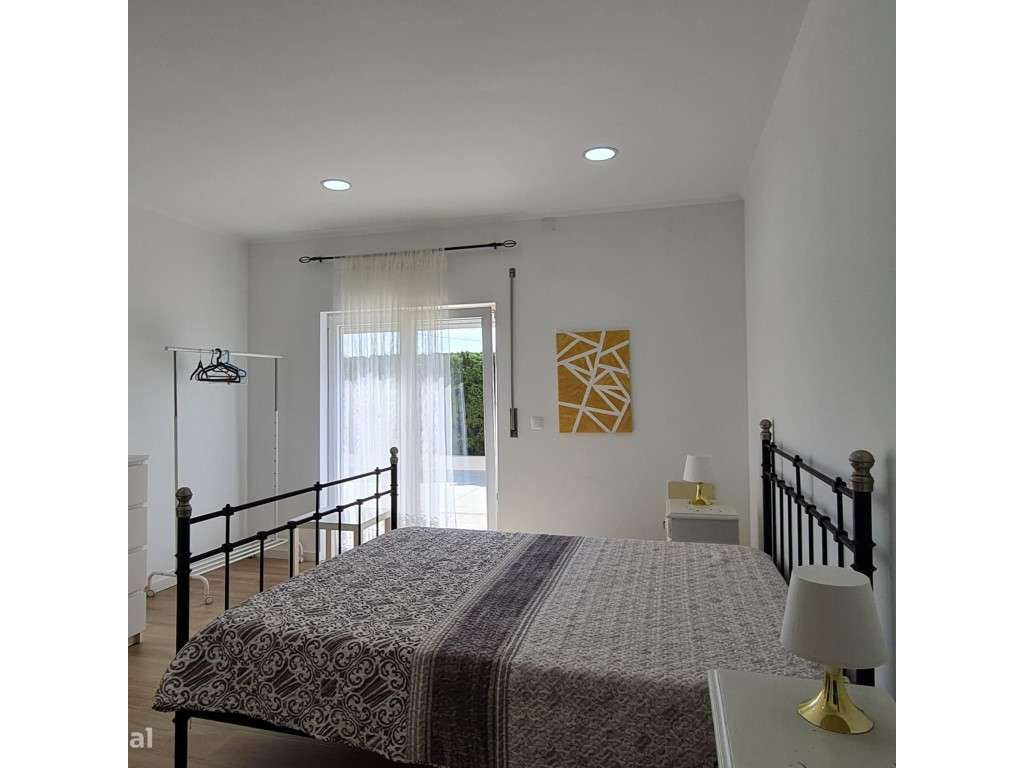 Vende-se moradia T8 junto á Praia da Assenta-42