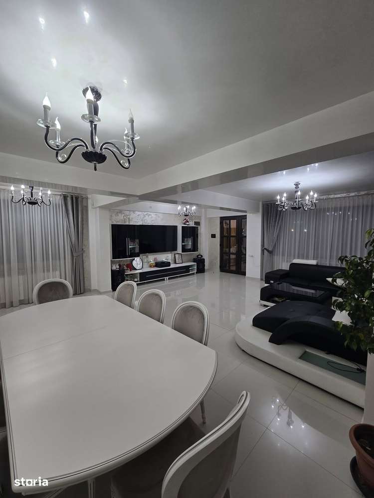 De Vanzare Casa zona Chercea - Imagine principală: 3/18