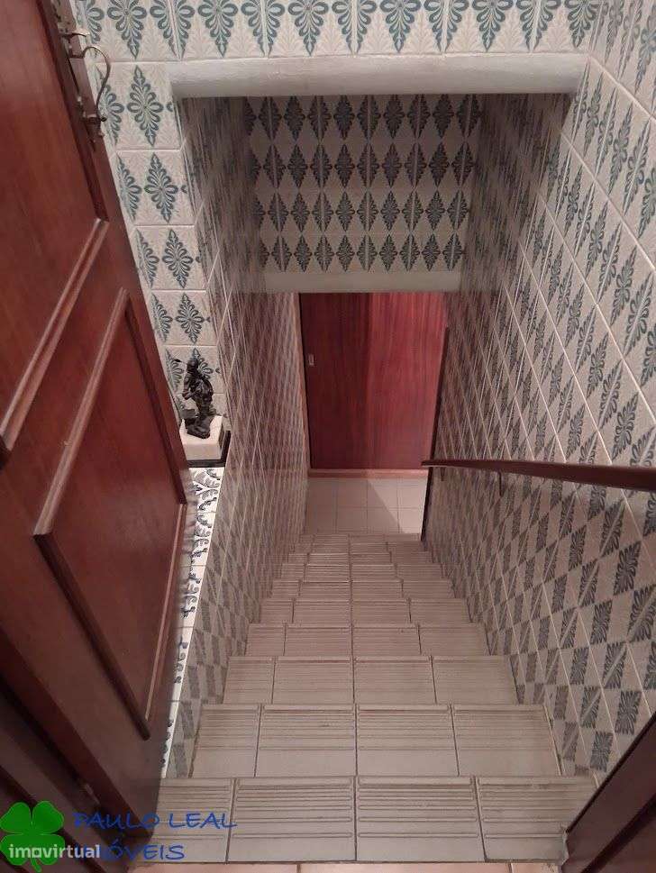 moradia 4 frentes em lote 900 m2 na trofa-12