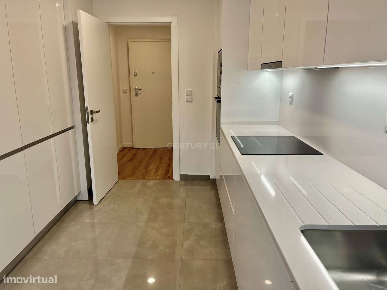 Arrenda-se T2 de Luxo no Edifício INN Campolide | Garagem | Arrecadaçã - Grande imagem: 4/31