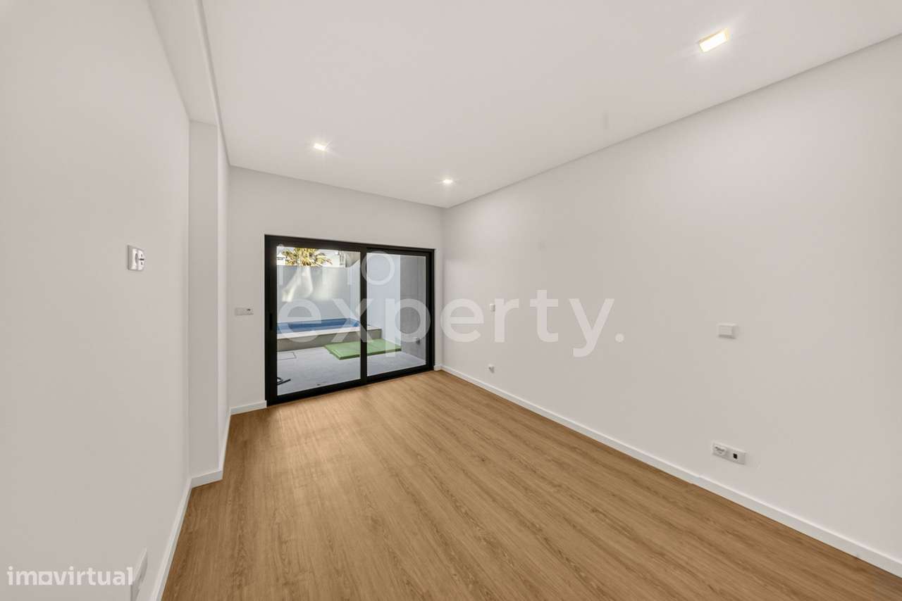 Moradia T5 de Luxo com piscina na Mealhada, Loures-33