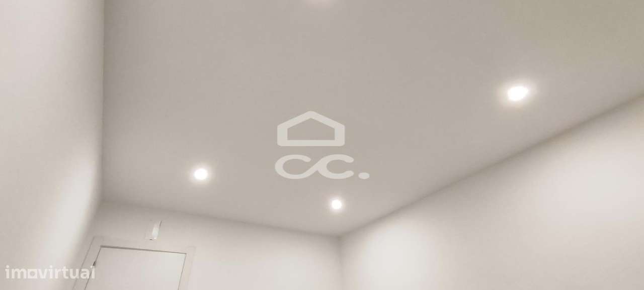 Apartamento T2 totalmente remodelado no Lavradio - Barreiro-23