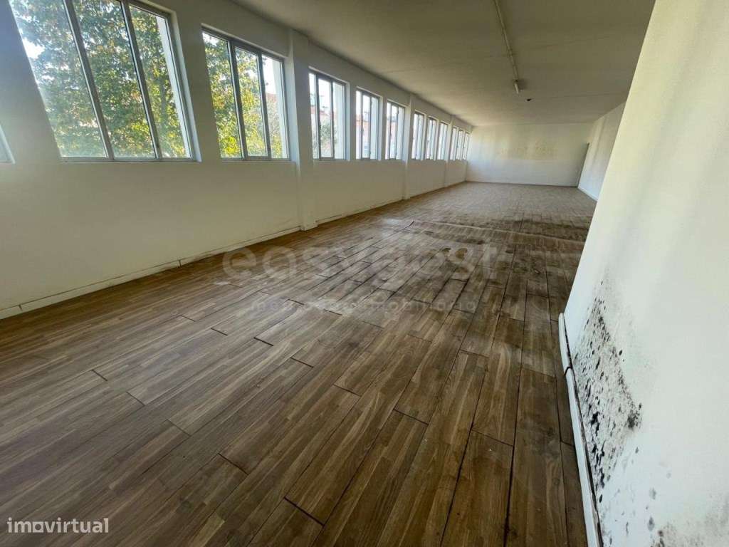 Armazém industrial de grande dimensão, localizado a 2 minutos do ce... - Grande imagem: 4/32