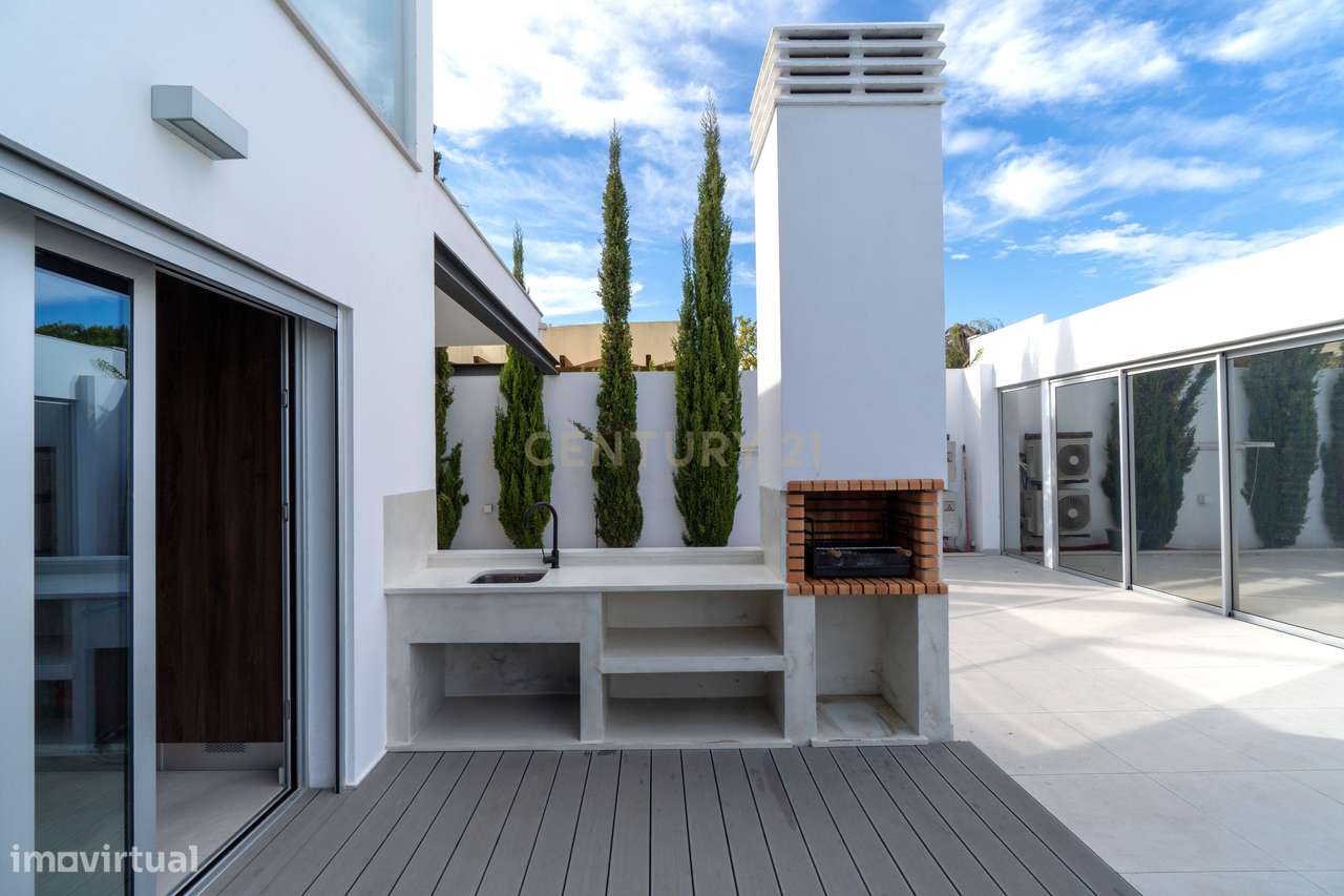 Moradia Contemporânea T3+2 | Zona Premium - Montenegro, Faro-26