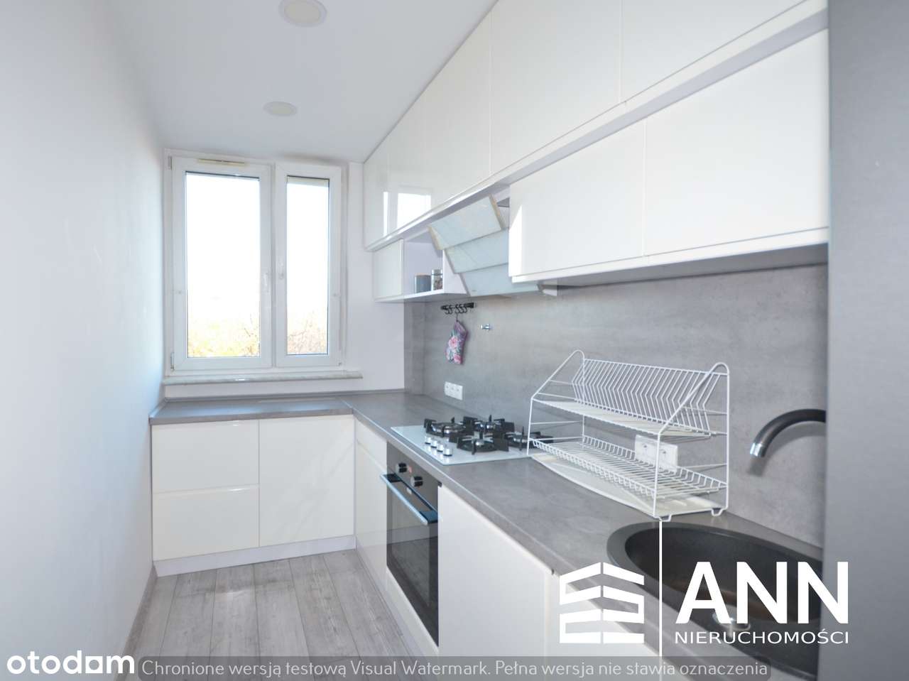 Komfortowe mieszkanie z balkonem na osiedlu Arki Bożka-5