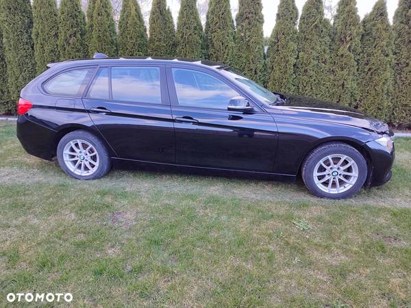 BMW Seria 3 318d Sport Line - 8