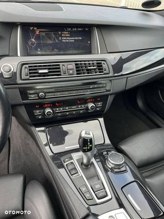 BMW Seria 5 520d xDrive Touring - 34