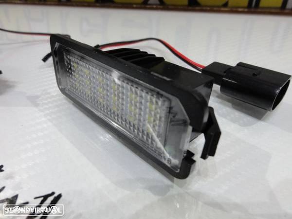 Suporte De Lâmpada De Matricula Com Led Branco Para Audi TT 8N 2-doors 1999-2006, VW EOS, Golf 4, 5, 6, 7, Lupo, Passat 3C, CC, Polo 6N2, 9N,9N3, Beetle, Passat B6, B7, Phaeton, Scirocco, Seat Altea, Exeo, Exeo ST, Ibiza 6J, Leon 1P, Skoda Superb 3T 4-drs Sedan 2008, Porsche Carrera GT, 911 Carrera 996, 997, GT2, GT3, Boxster 987, Cayene 9PA, Cayman 987C. - 5