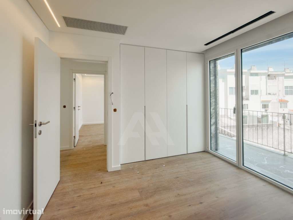Moradia T5 na Amoreira com vista mar, piscina e jardim privativo-32